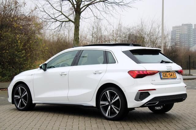 Occasion Audi A3 Sportback S-Line 204 PK (150 kW) 2022 Wit Hatchback