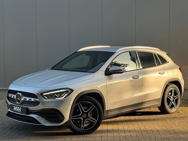 Grijs Gebruikt 2020 Mercedes GLA200 Business SUV | € 29.950 (Super prijs) - Afbeelding 1/4