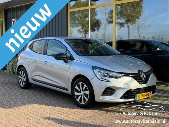 Grijs Gebruikt 2023 Renault Clio V Equilibre Hatchback | € 18.950 (Eerlijke prijs) - Afbeelding 1/4