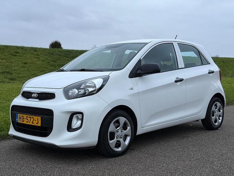 Wit Occasion 2015 Kia Picanto Hatchback | € 5.495 (Goede deal) - Afbeelding 1/4