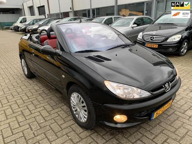 Zwart Occasion 2001 Peugeot 206 CC Cabriolet | € 1.150 (Iets duurder) - Afbeelding 1/4