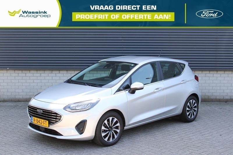 Grijs Gebruikt 2022 Ford Fiesta Titanium Hatchback | € 20.440 (Eerlijke prijs) - Afbeelding 1/4
