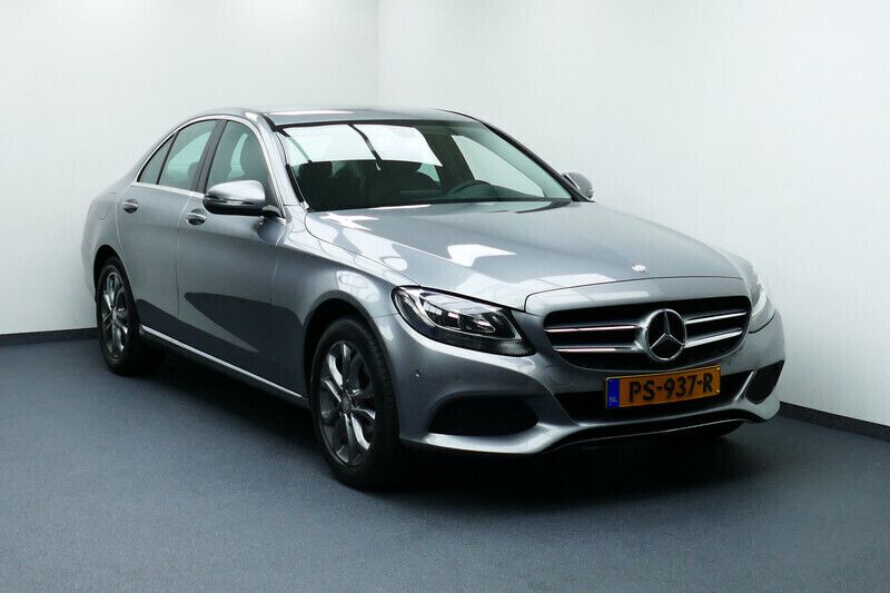 Grijs Gebruikt 2016 Mercedes C180 Prestige Sedan | € 23.444 (Iets duurder) - Afbeelding 1/4