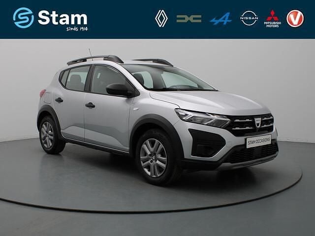 Grijs, metallic lak Gebruikt 2021 Dacia Sandero Essentiel Hatchback | € 12.990 (Eerlijke prijs) - Afbeelding 1/4