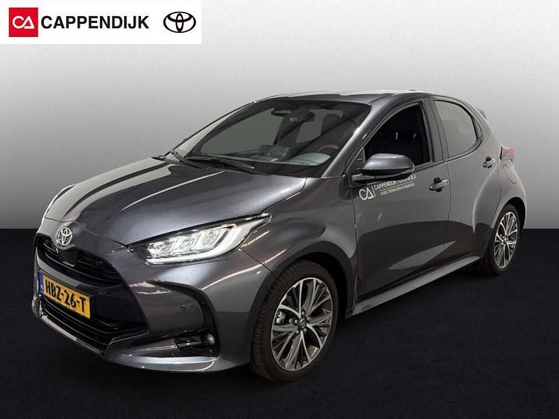 Grijs Gebruikt 2025 Toyota Yaris Executive Hatchback | € 31.499 (Duur) - Afbeelding 1/4