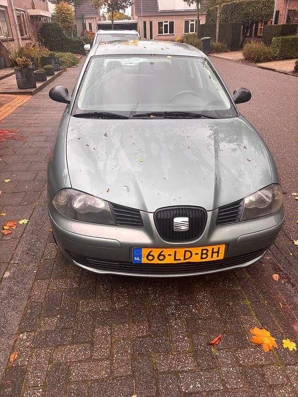 Groen Gebruikt 2002 Seat Ibiza Stella Hatchback | € 1.700 (Goede deal) - Afbeelding 1/4