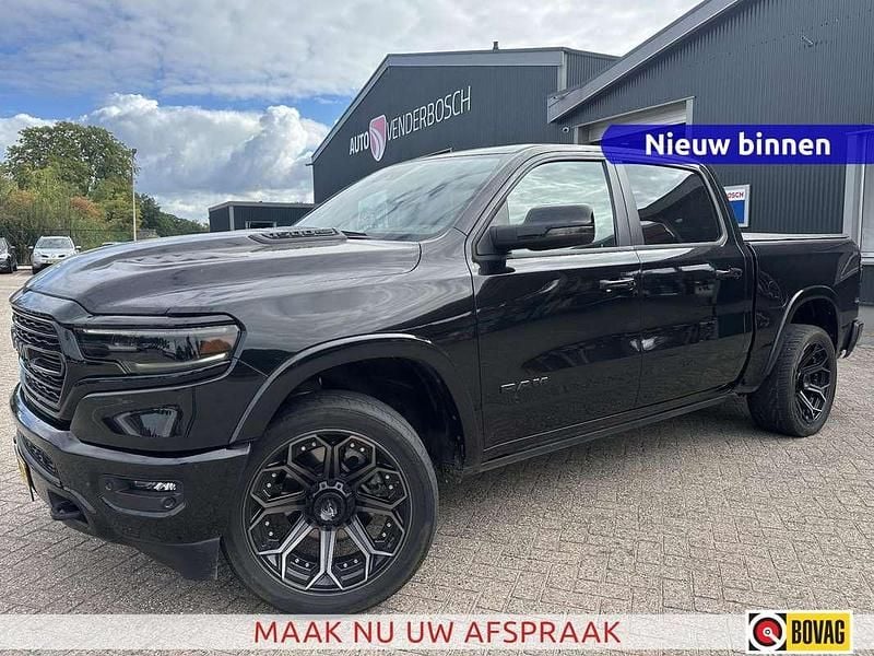 Zwart Gebruikt 2022 Dodge Ram Limited Pickup | € 60.990 (Eerlijke prijs) - Afbeelding 1/4
