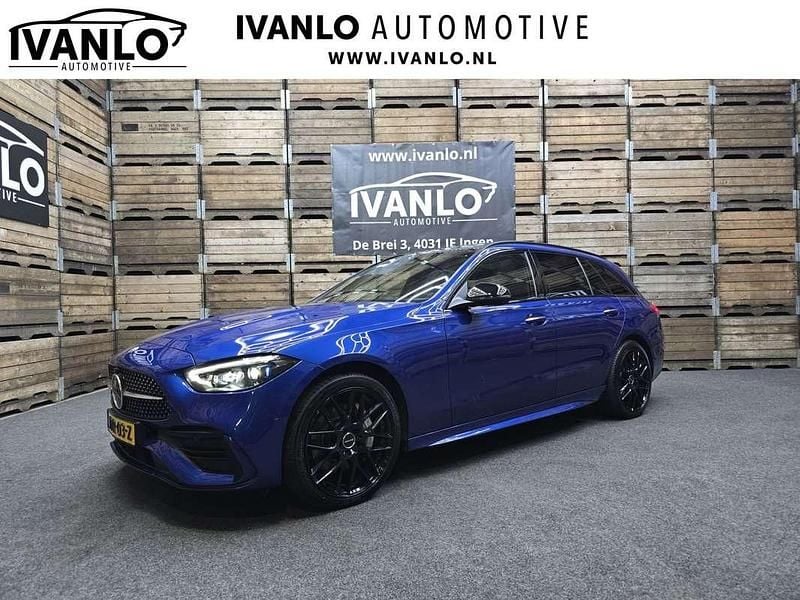Blauw Occasion 2023 Mercedes C300e AMG line Stationwagen | € 44.945 (Iets duurder) - Afbeelding 1/4