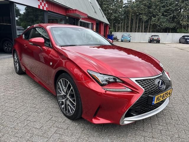 Occasion Lexus RC300h Sport Line 223 PK (164 kW) 2016 Rood Coupé