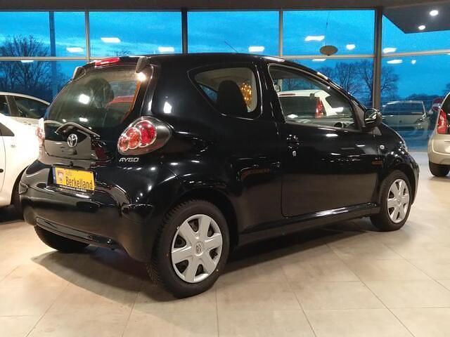Occasion Toyota Aygo 68 PK (50 kW) 2009 Zwart (metallic) Hatchback
