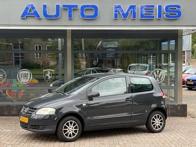 Grijs Gebruikt 2010 VW Fox Trendline Hatchback | € 2.295 (Iets duurder) - Afbeelding 1/4