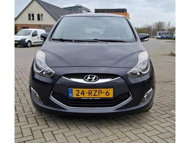 Zwart (metallic) Gebruikt 2011 Hyundai ix20 Hatchback | € 3.999 (Goede deal) - Afbeelding 1/4