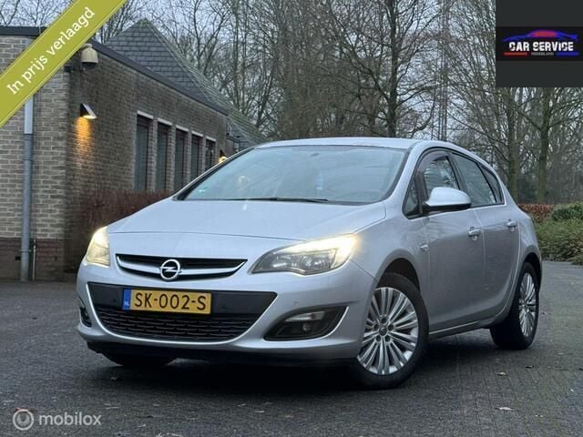 Grijs Gebruikt 2014 Opel Astra Design Edition Hatchback | € 5.999 (Eerlijke prijs) - Afbeelding 1/4