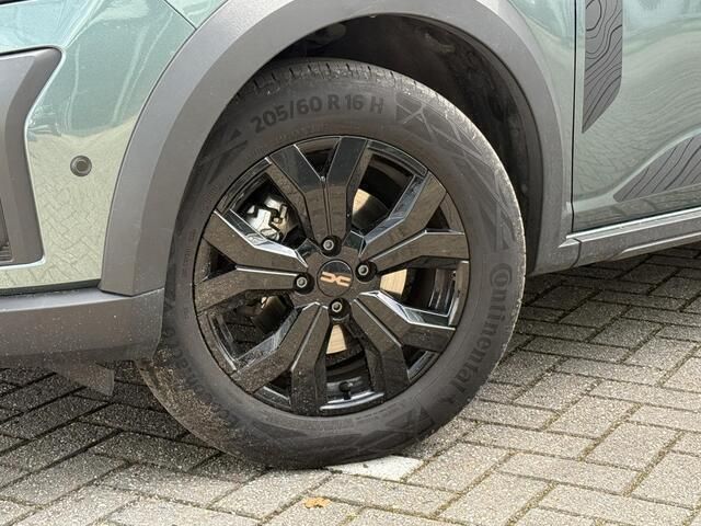 Occasion Dacia Jogger Extreme 142 PK (104 kW) 2024 Groen, metallic lak MPV
