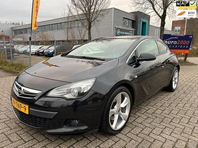Zwart Gebruikt 2012 Opel Astra GTC Sport Hatchback | € 6.950 (Eerlijke prijs) - Afbeelding 1/4