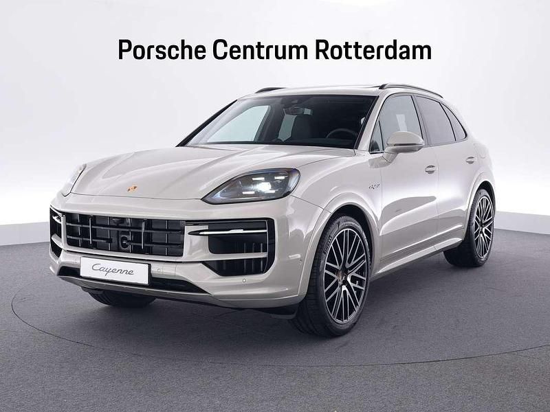 Beige Occasion 2025 Porsche Cayenne SUV | € 149.900 (Super prijs) - Afbeelding 1/4
