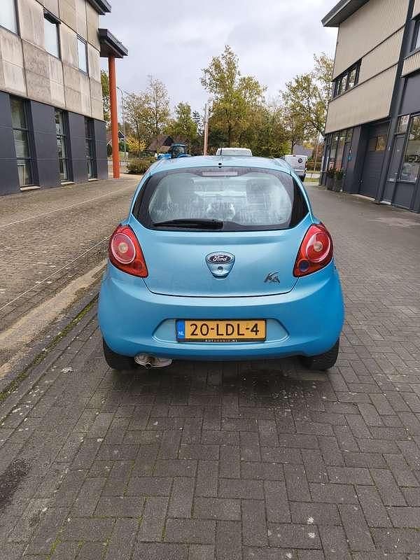 Blauw Gebruikt 2010 Ford Ka Titanium Hatchback | € 1.500 (Goede deal) - Afbeelding 1/4