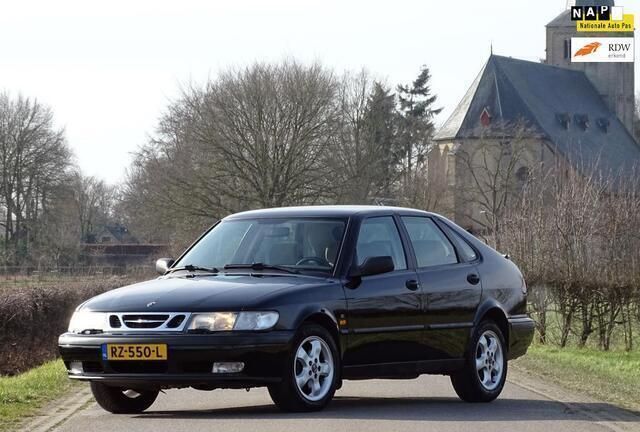 Zwart Gebruikt 1998 Saab 9-3 Hatchback | € 6.950 - Afbeelding 1/4