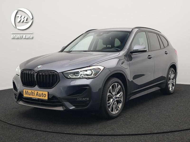 Zwart Gebruikt 2021 BMW X1 Executive SUV | € 25.420 (Super prijs) - Afbeelding 1/4