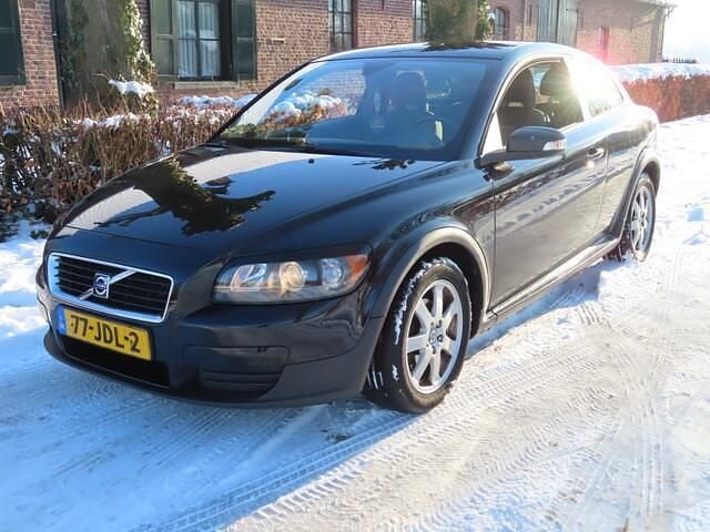 Zwart (metallic) Occasion 2009 Volvo C30 Hatchback | € 2.950 (Eerlijke prijs) - Afbeelding 1/4