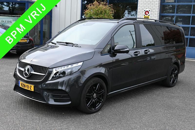 Grijs Gebruikt 2023 Mercedes V300 Avantgarde Edition MPV | € 65.950 (Eerlijke prijs) - Afbeelding 1/4