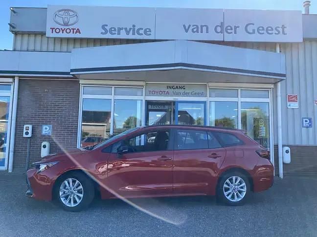 Nieuw 2025 Toyota Corolla Active Stationwagen | € 34.850 (Iets duurder) - Afbeelding 1/4
