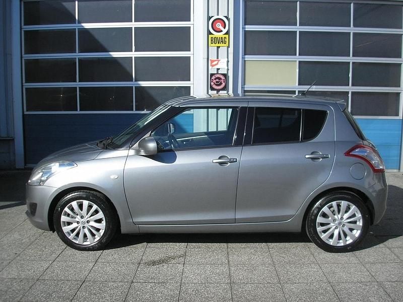 Occasion Suzuki Swift Exclusive 94 PK (69 kW) 2012 Grijs (metallic) Hatchback