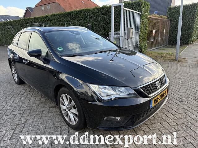 Zwart Gebruikt 2018 Seat Leon ST Business Stationwagen | € 7.900 (Super prijs) - Afbeelding 1/4