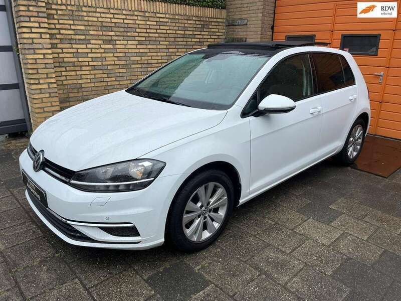 Wit Gebruikt 2017 VW Golf VII Comfortline Hatchback | € 15.999 (Iets duurder) - Afbeelding 1/4
