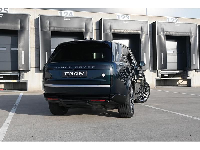 Occasion Land Rover Range Rover 400 PK (294 kW) 2023 British racing green (donker groen metallic)bruin SUV