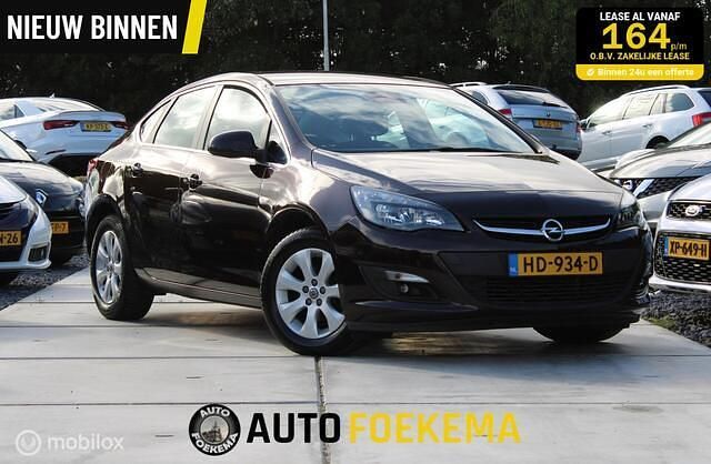 Bruin Gebruikt 2015 Opel Astra Sedan | € 9.950 (Eerlijke prijs) - Afbeelding 1/4