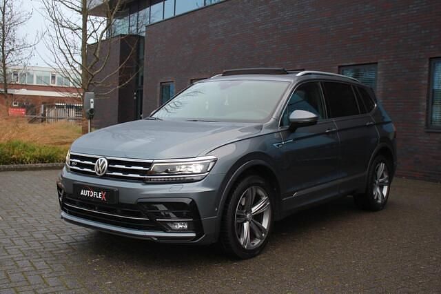 Grijs Occasion 2018 VW Tiguan Allspace Highline SUV | € 22.999 (Duur) - Afbeelding 1/4