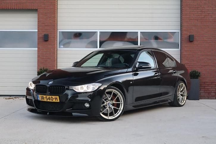 Zwart (metallic) Gebruikt 2012 BMW 335 Executive Sedan | € 26.895 - Afbeelding 1/4