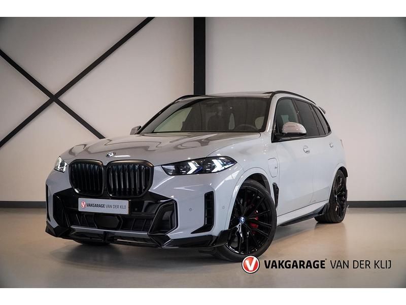 Grijs Gebruikt 2024 BMW X5 M Sport SUV | € 97.450 (Iets duurder) - Afbeelding 1/4