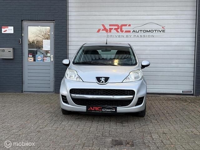 Occasion Peugeot 107 68 PK (50 kW) 2010 Grijs Hatchback