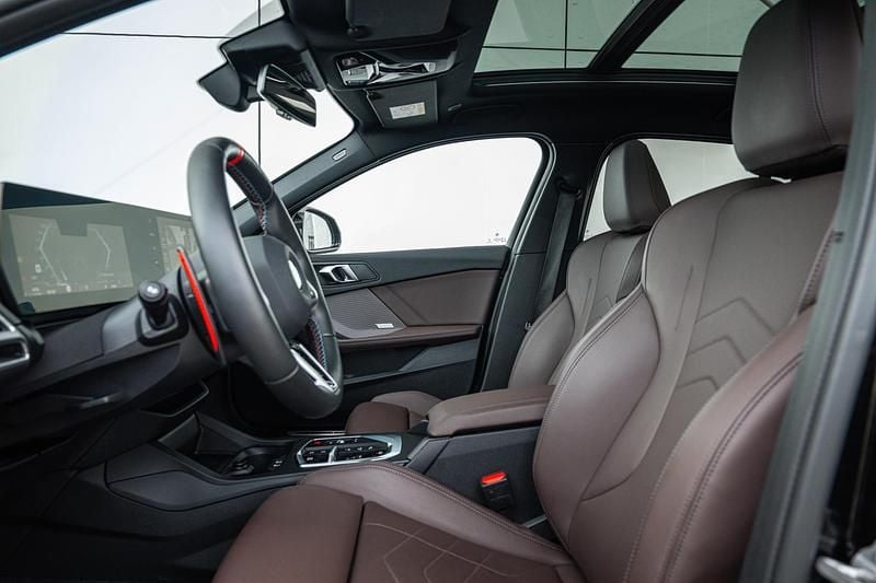 Occasion BMW M135 Executive 300 PK (220 kW) 2025 Zwart Hatchback