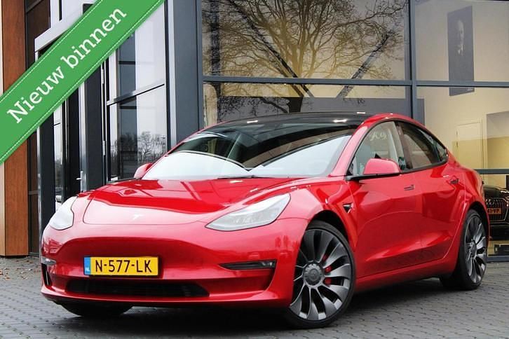 Rood Gebruikt 2021 Tesla Model 3 Performance Sedan | € 29.950 (Eerlijke prijs) - Afbeelding 1/4