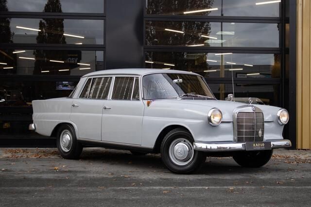 Grijs Gebruikt 1965 Mercedes 190 Sedan | € 14.950 - Afbeelding 1/4