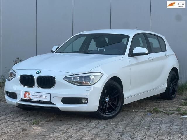 Wit Gebruikt 2012 BMW 116 Executive Hatchback | € 9.945 (Eerlijke prijs) - Afbeelding 1/4