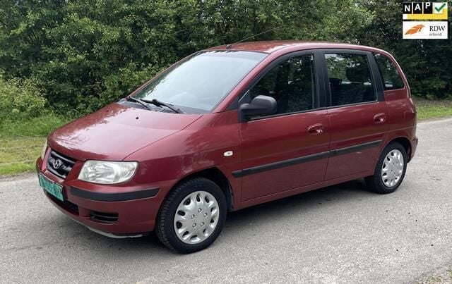 Rood Gebruikt 2003 Hyundai Matrix MPV | € 2.250 (Eerlijke prijs) - Afbeelding 1/4
