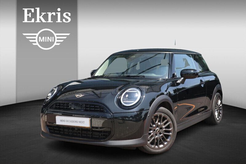 Zwart Gebruikt 2024 Mini Cooper Classic Hatchback | € 31.950 - Afbeelding 1/4