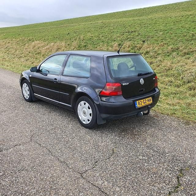 Occasion VW Golf IV Trendline 2001 Zwart (metallic) Hatchback