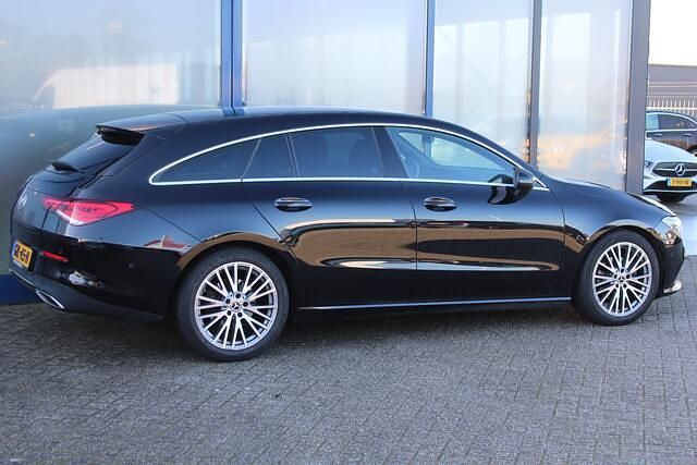 Occasion Mercedes CLA180 Shooting Brake Luxury 136 PK (100 kW) 2022 Zwart Stationwagen