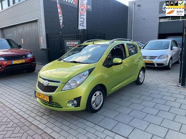 Groen Gebruikt 2010 Chevrolet Spark LT Hatchback | € 1.999 (Eerlijke prijs) - Afbeelding 1/4
