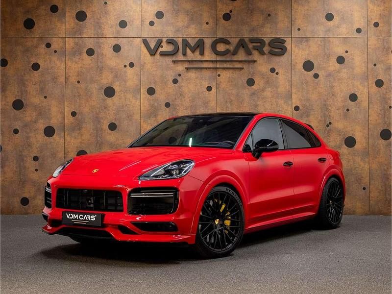 Rood Occasion 2022 Porsche Cayenne Turbo S SUV | € 136.900 (Goede deal) - Afbeelding 1/4