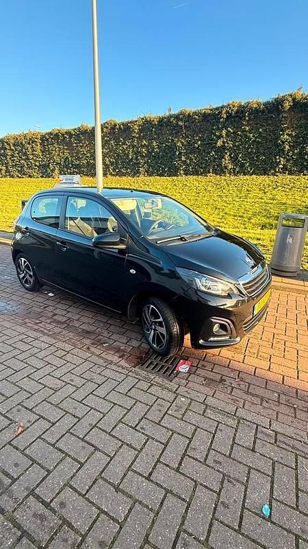 Zwart Gebruikt 2017 Peugeot 108 Hatchback | € 6.990 (Eerlijke prijs) - Afbeelding 1/4