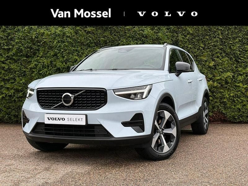 Blauw Gebruikt 2025 Volvo XC40 Plus SUV | € 44.740 (Eerlijke prijs) - Afbeelding 1/4
