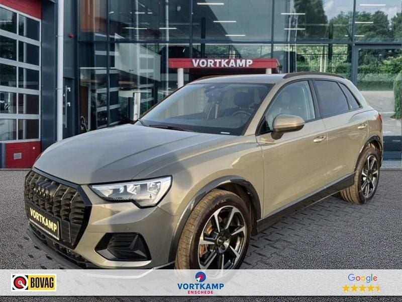 Grijs (metallic) Occasion 2023 Audi Q3 Advanced SUV | € 38.229 (Eerlijke prijs) - Afbeelding 1/4