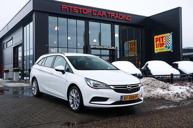Wit Occasion 2018 Opel Astra Edition Stationwagen | € 6.950 (Eerlijke prijs) - Afbeelding 1/4