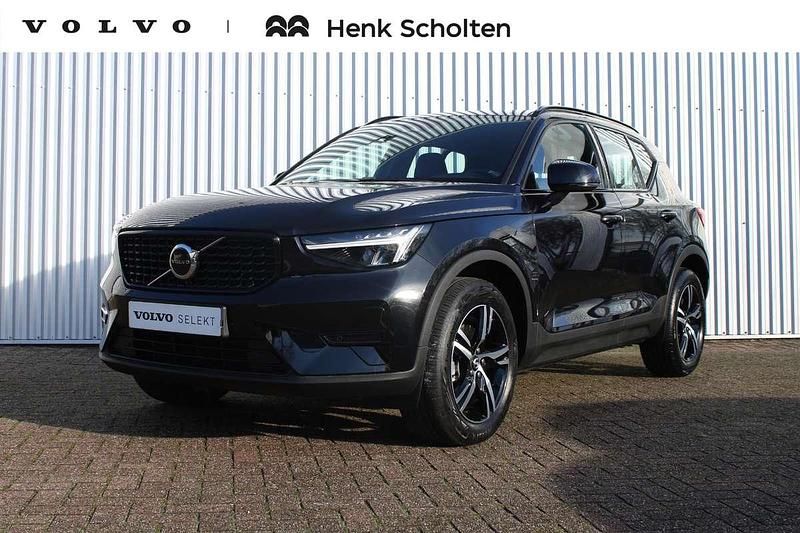Zwart Occasion 2024 Volvo XC40 Plus SUV | € 43.950 (Iets duurder) - Afbeelding 1/3